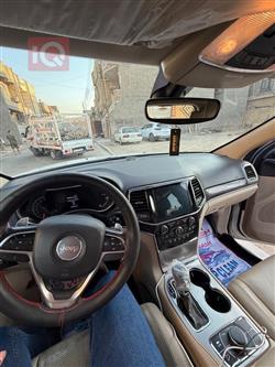 جیپ گراند شیرۆکی